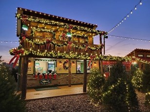 Dogfish Head storefront at Christmas village of Schellville