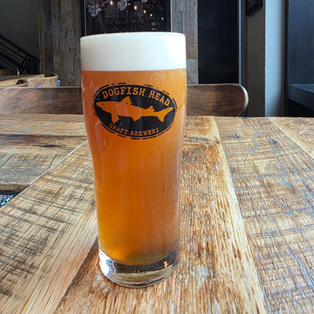 Dogfish Head beer Appelflappen in a pint glass