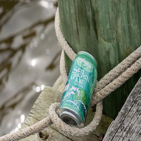 SeaQuench Ale can in a rope knot
