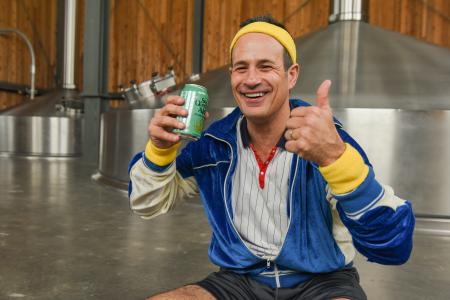 Sam and SeaQuench Ale, thumbs up!