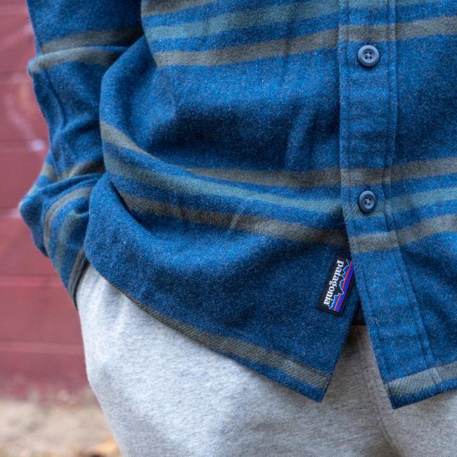 Patagonia M Navy Blue Fjord Flannel Button Down